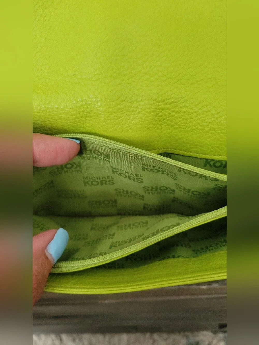 Michael Kors White Logo Card Holder & Lime Green Leather Wallet Set* Flawed*